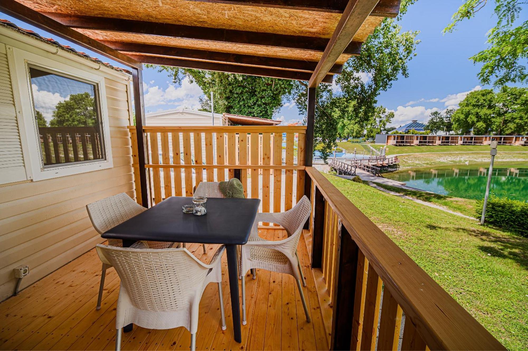 Lake View Mobile Homes With Thermal Riviera Tickets In Terme Catez Catez ob Savi Chambre photo